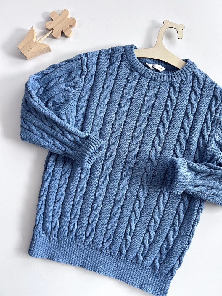 Sweter 134-140 cm Cubus