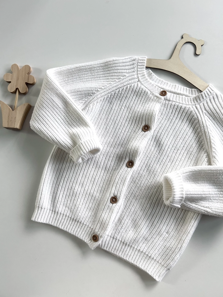 Sweterek 116-122 cm Nutmeg