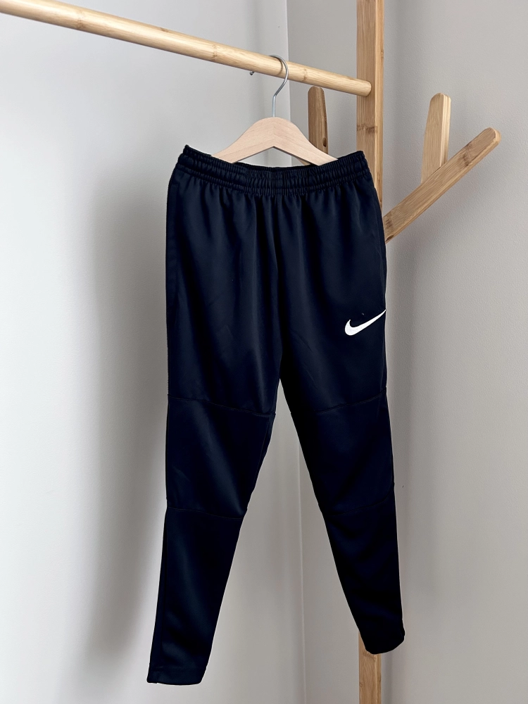 Spodnie 122-128 cm Nike