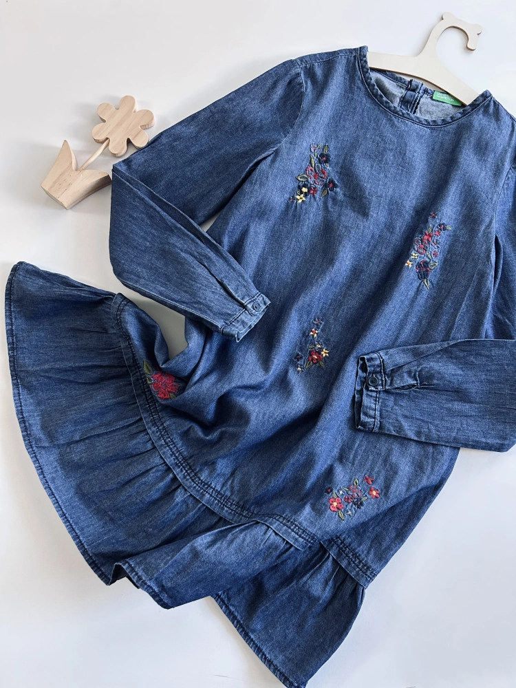 Sukienka 122-128 cm Benetton